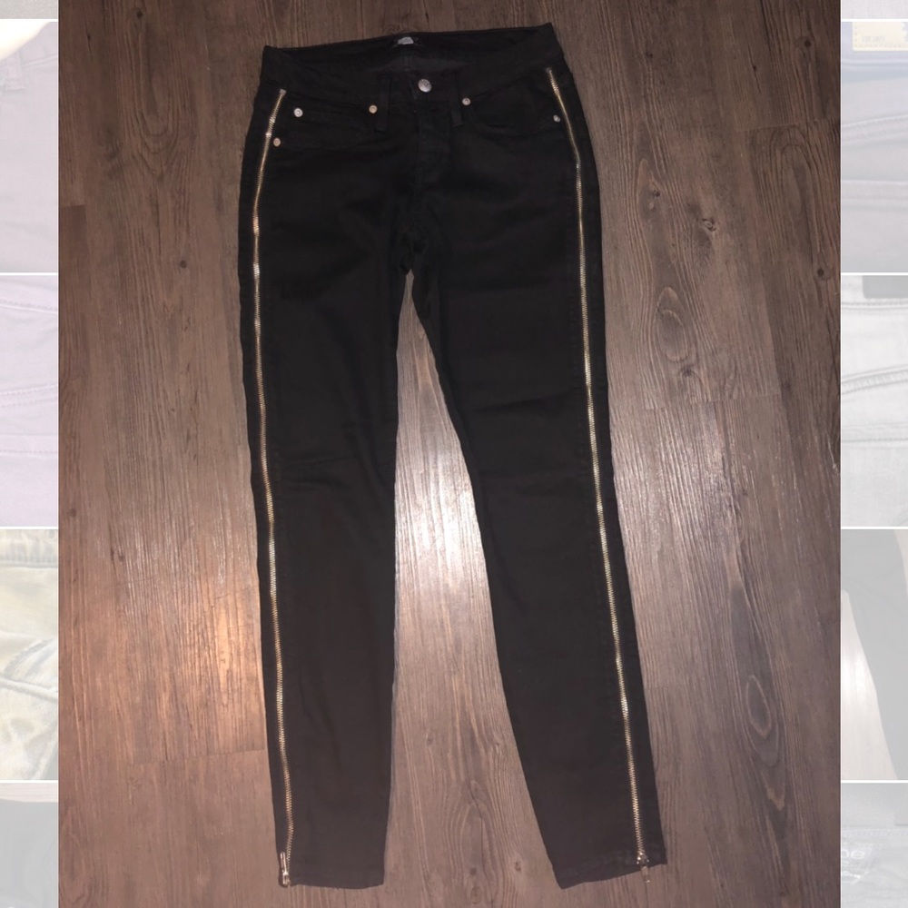 BEBE BLACK SKINNY JEANS